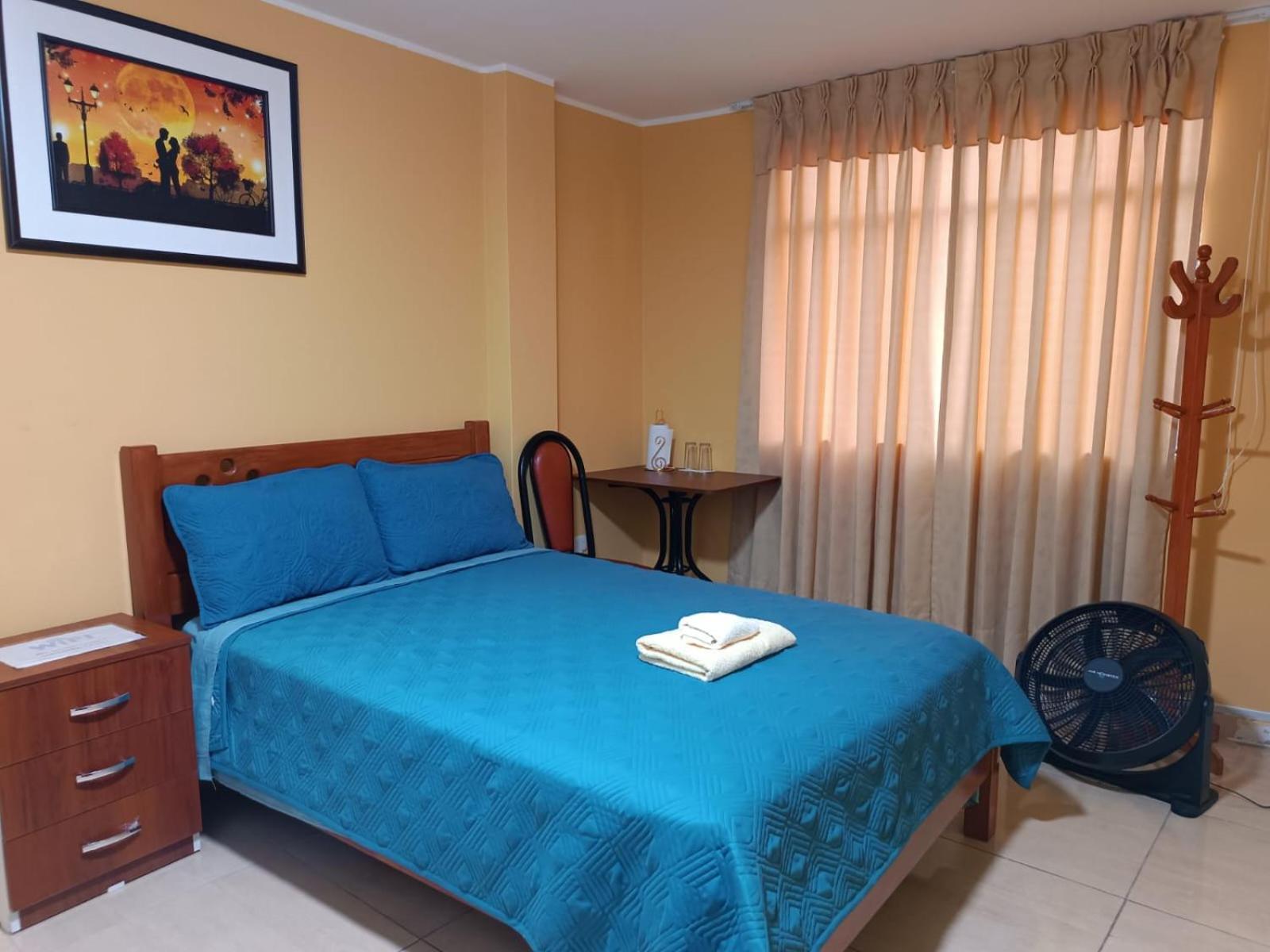 Appartement Right Across From The Airport - Free Shuttle - A Y J Familia à Lima Chambre photo