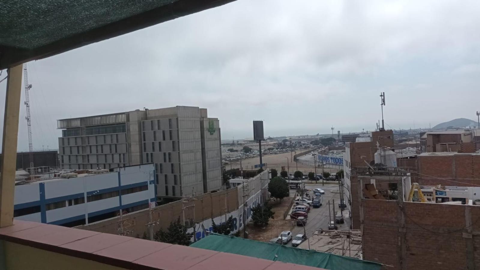 Appartement Right Across From The Airport - Free Shuttle - A Y J Familia à Lima Chambre photo