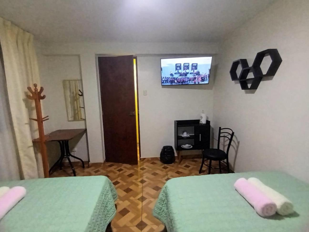 Appartement Right Across From The Airport - Free Shuttle - A Y J Familia à Lima Extérieur photo