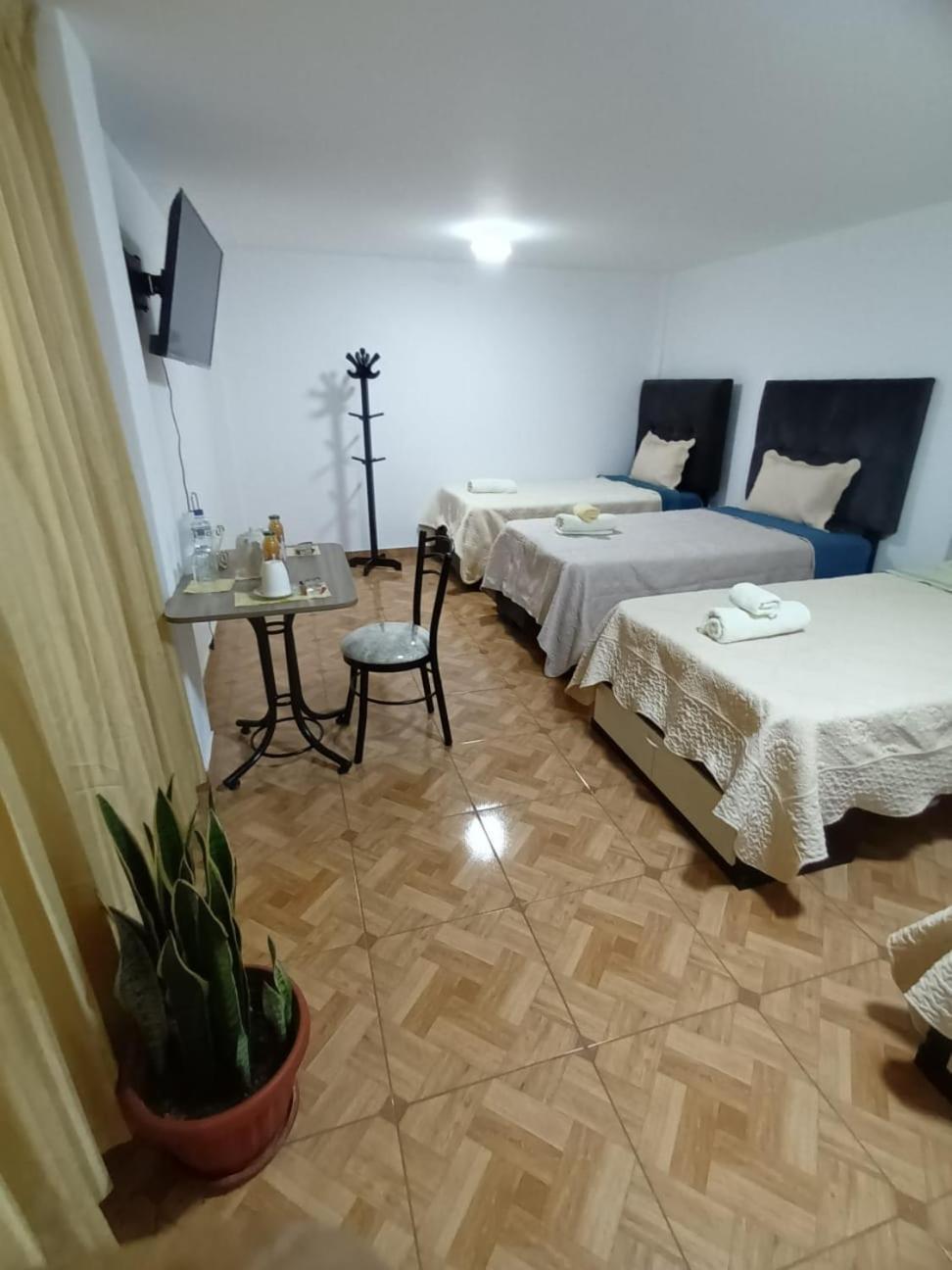 Appartement Right Across From The Airport - Free Shuttle - A Y J Familia à Lima Extérieur photo