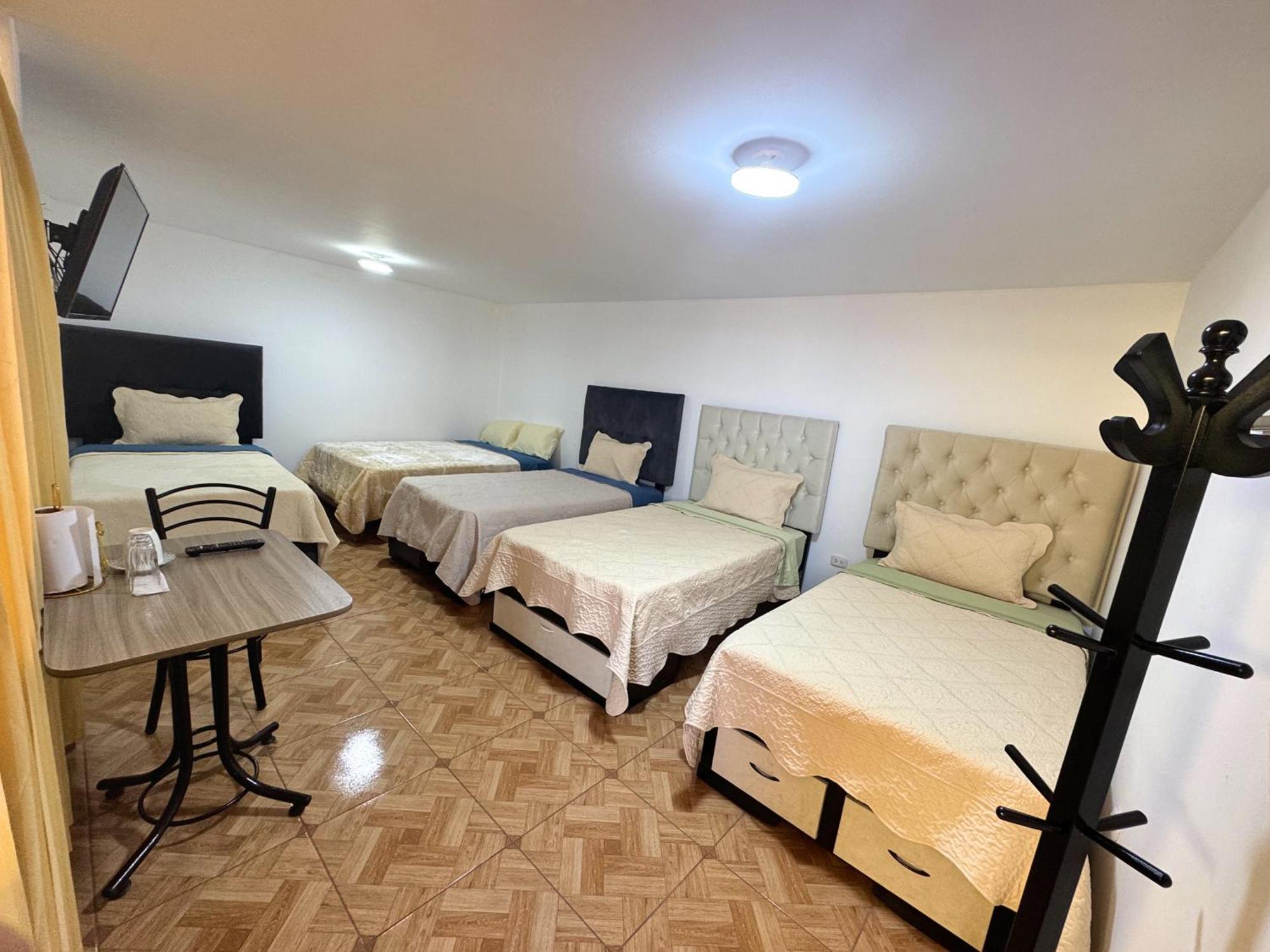 Appartement Right Across From The Airport - Free Shuttle - A Y J Familia à Lima Extérieur photo