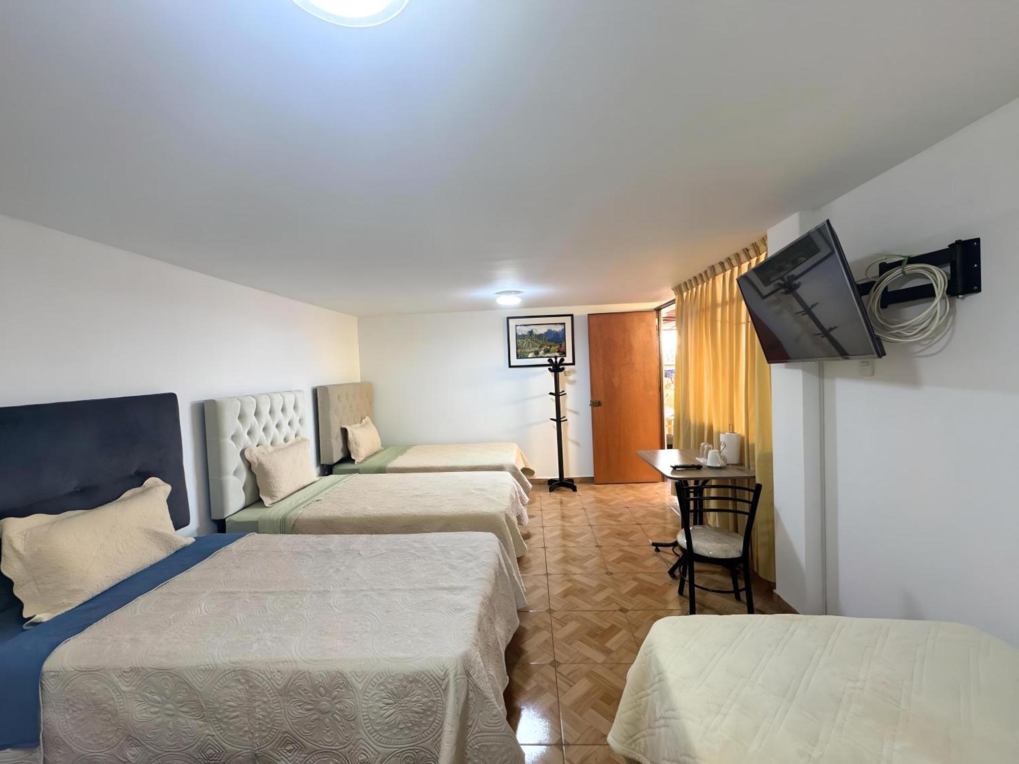 Appartement Right Across From The Airport - Free Shuttle - A Y J Familia à Lima Extérieur photo